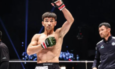 «Думал, улечу в нокаут». Казахстанец высказался о титуле в Японии, переходе в UFC и Мэйвезере