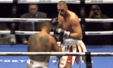 Главный бой вечера бокса вылился в избиение и нокаут известного супертяжа. Видео