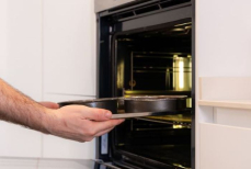 Эти четыре вещи нельзя ставить в духовку