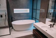 Как навести идеальную чистоту в ванной за 15 минут — кафель и швы заблестят. Дорогие чистящие средства не понадобятся