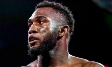 Бой за титул чемпиона мира в весе Алимханулы оказался под угрозой срыва. Подробности