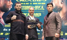 Российский тренер назвал тяжелого соперника для Бетербиева и Бивола