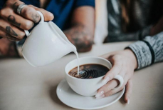 Сокрушительный удар по здоровью — с чем нельзя пить кофе
