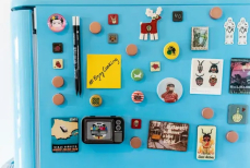 Опасно ли вешать магниты на холодильник