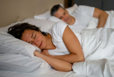 Почему нельзя спать на двух подушках