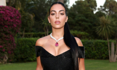 Спутница Криштиану Роналду поделилась кадрами в шикарном обтягивающем платье