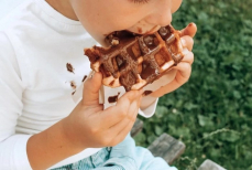 Как вывести пятна шоколада с одежды — раскрыты простые и эффективные способы