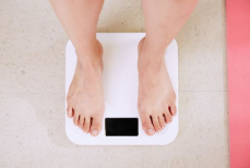 Буквально растопит жир на животе — залейте этот продукт водой и оставьте на полчаса