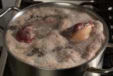 Нужно ли снимать белую пенку во время варки супа