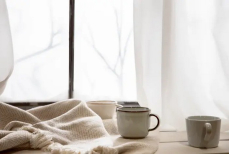 Как выбрать лучшее утепление для окон зимой