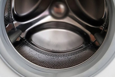 Распыляем на барабан — и стиральная машина как новая. Ни плесени, ни запаха — ослепительная чистота