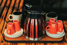 Даже толстый слой накипи отпадет сам — элементарный способ почистить чайник