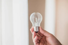 Почему лампочки быстро перегорают и что с этим делать