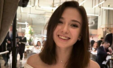 Камилу Валиеву подозревают в романе с хоккеистом