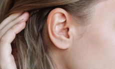 Учёные считали эту ушную мышцу бесполезной, но она всё ещё работает