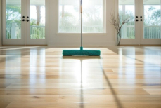 Чем помыть пол, чтобы он блестел всю неделю — простой рецепт чистоты