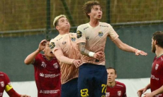 Победа в меньшинстве зафиксирована в матче российского клуба форварда сборной Казахстана