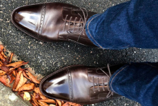 Почему на обуви появляются заломы и как их убрать