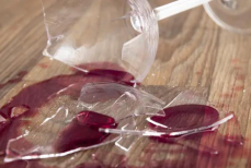 Можно ли выбрасывать стекло в мусорку