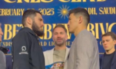 Бетербиев и Бивол провели финальную битву взглядов перед реваншем за «абсолют». Видео