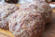 Вкусные и экономные котлеты для всей семьи — как увеличить фарш с помощью простых ингредиентов