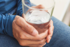 Доктор рассказал, чем грозит недостаточное потребление воды