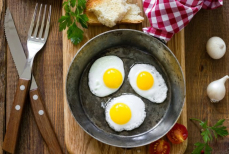 Можно ли жарить яичницу на сливочном масле