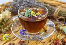 Почему нельзя увлекаться травяным чаем