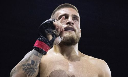 Судьи решили судьбу боя Топурии в UFC. Видео