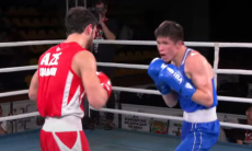 Драма с камбэком после нокдауна решила исход боя уникального боксера из Казахстана за финал малого ЧМ-2025