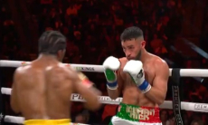 Чемпиона мира разгромили и лишили титула. Видео