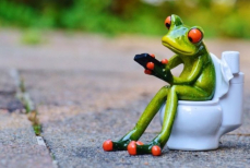 «Сосед-сантехник нашептал секрет». Теперь никаких засоров в унитазе — и деньги из семейного бюджета не уйдут