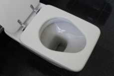 Почему чай и суп ни в коем случае нельзя выливать в унитаз