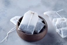 Почему нужно оставлять чайные пакетики у дверей в марте