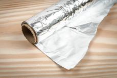 Хитрый трюк с алюминиевой фольгой. Поможет избавиться от жира и нагара за секунды