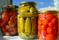 Можно ли есть вздувшуюся консервацию