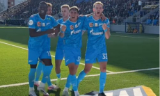 «Зенит» Алипа выиграл матч с двумя удалениями и вышел в лидеры РПЛ