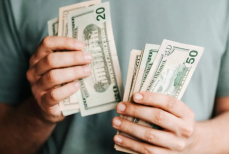 Ни за что не прячьте в этих местах деньги. Они не будут приумножаться и притянут беду