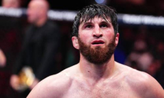 Боец из Казахстана финишировал Магомеда Анкалаева. Видео