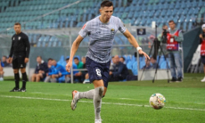 Форвард сборной Казахстана помог российскому клубу обыграть прямого конкурента