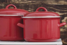 Можно ли варить варенье в эмалированной кастрюле