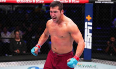 Дебютный бой непобежденного казахстанского бойца в UFC. Дата, время и прямая трансляция