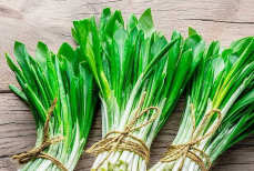 Диетолог назвала один из самых полезных продуктов весны. Сжигает жир и помогает убрать целлюлит