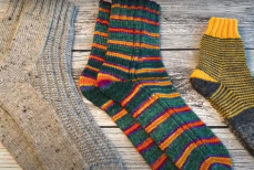 Почему нельзя выбрасывать старые и дырявые носки