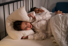 Врач предупредил об опасности популярного метода борьбы с храпом