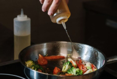 Можно ли жарить на оливковом масле