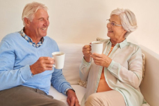 Назван самый полезный напиток для пожилых людей — его обязательно нужно пить весной