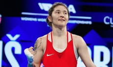 Казахстан разгромил Узбекистан и лидирует по числу финалисток ЧМ-2025 по боксу