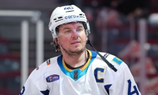 Хоккеист сборной Казахстана признан второй звездой матча КХЛ