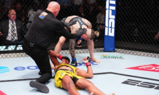 Убойным нокаутом «Зомби» закончился бой UFC. Видео